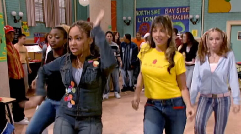 “SHINE” SCENE OF THAT’S SO RAVEN