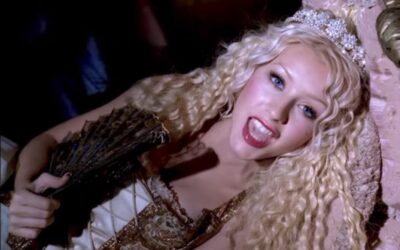 CHRISTINA AGUILERA – WHAT A GIRL WANTS (OFFICIAL MUSIC VIDEO)