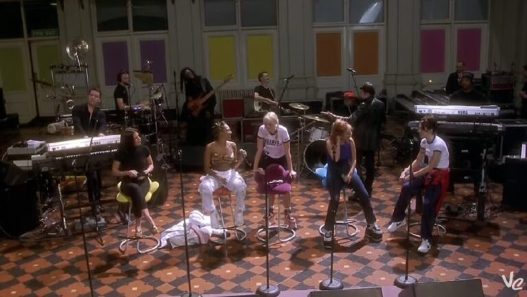 SPICE GIRLS – SPCICE WORLD “SAY YOU’LL BE THERE”