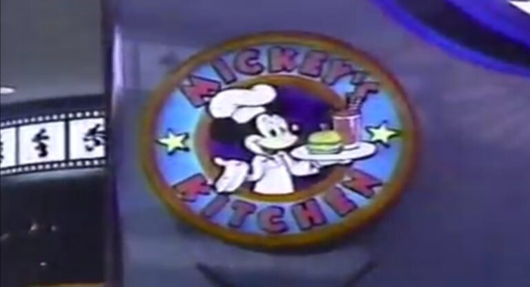 MICKEY’S KITCHEN AT WOODFIELD MALL – A DISNEY STORE 1991