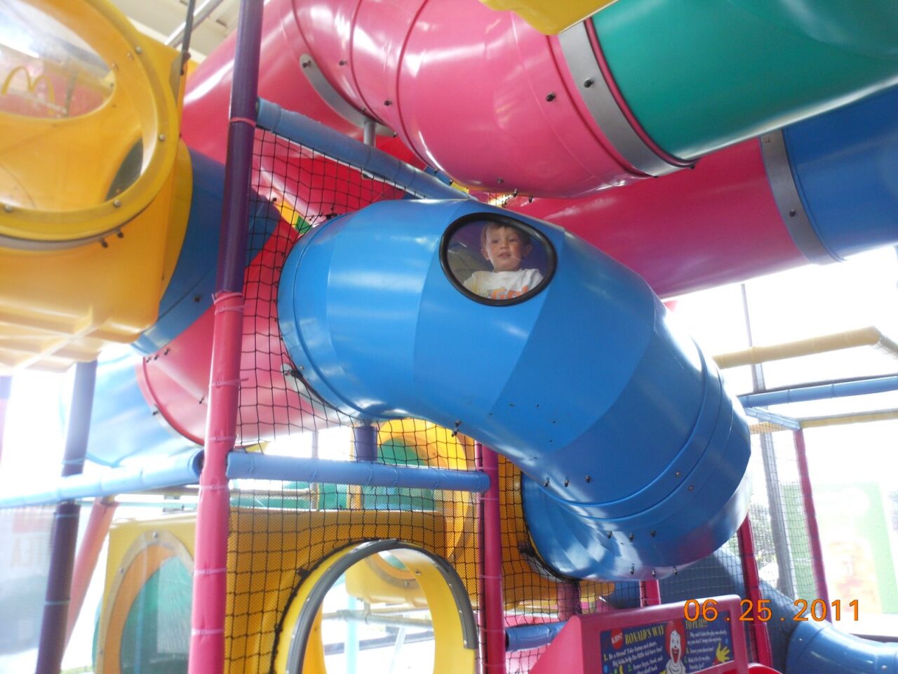 McDONALD'S PLAY PLACE - Nostalchicks