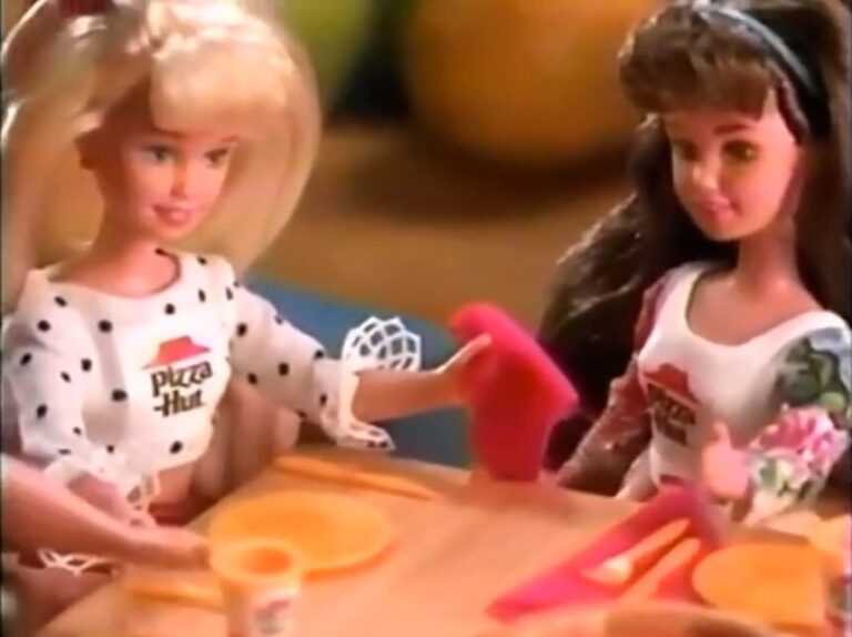 BARBIE “SKIPPER COURTNEY” PIZZA HUT MATTEL COMMERCIAL