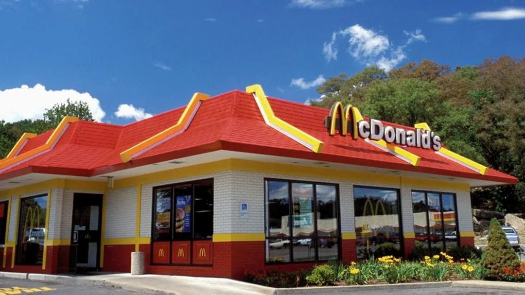 the-red-roof-design-of-the-mcdonalds-v0-yie8v4ck8ph91