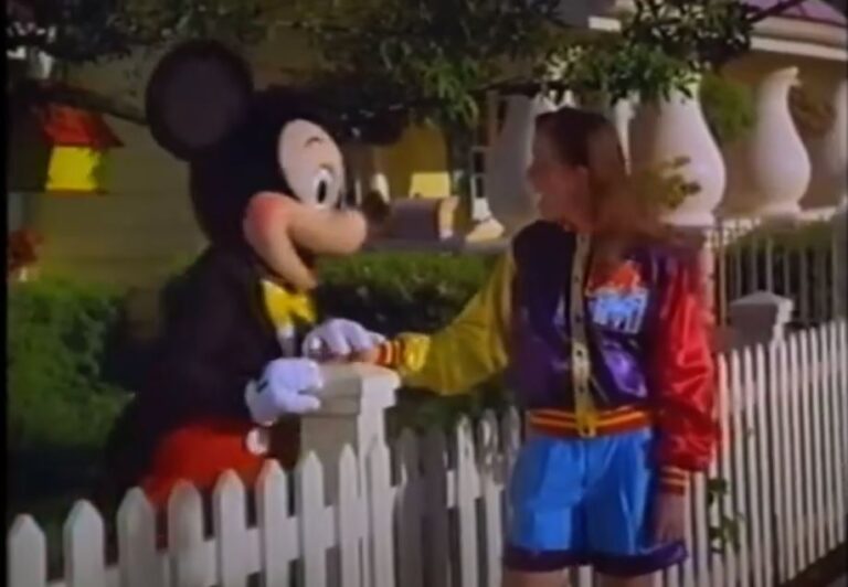 WALT DISNEY WORLD KIDS OLD & YOUNG MEETING BELOVED CHARACTERS 90’S COMMERCIAL