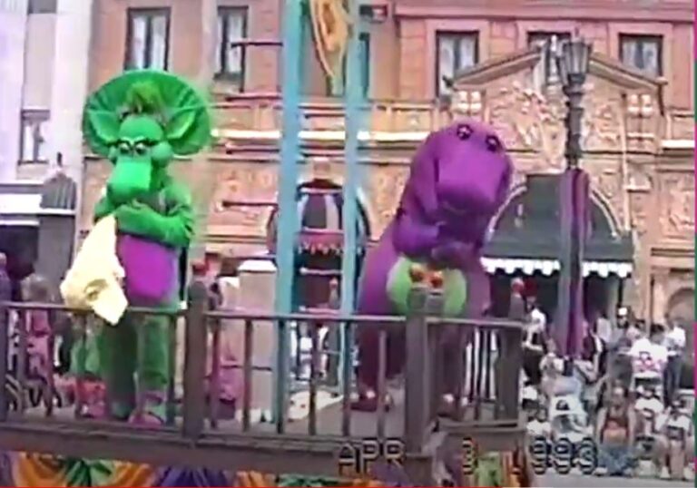 BARNEY AND BABY BOP AT UNIVERSAL STUDIOS 1993