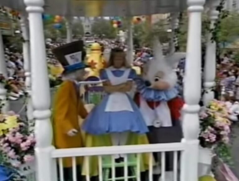 ALICE IN WONDERLAND PERFORMANCE – 90’S  DISNEY WORLD EASTER PARADE