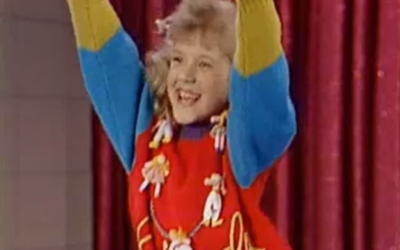HOTLINE BLING – STEPHANIE TANNER